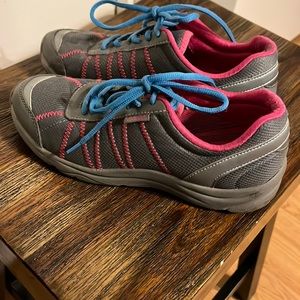 Vionic sneakers